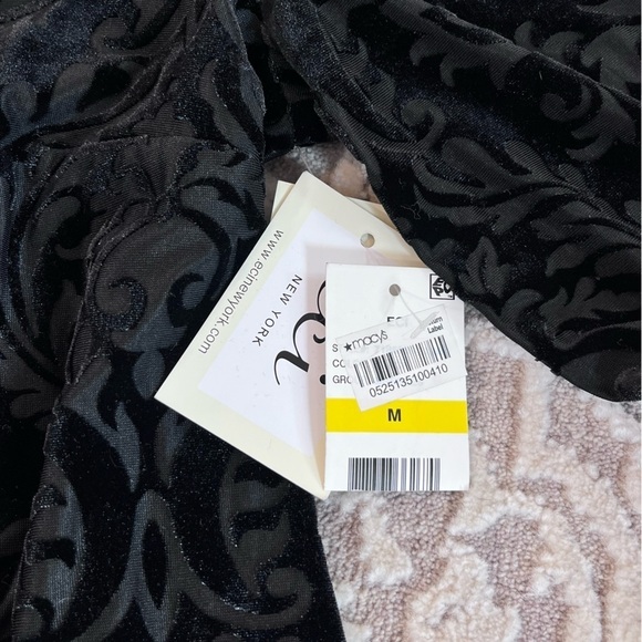 NWT Eci Ny Velvet Bell Sleeve Dress - Picture 12 of 13